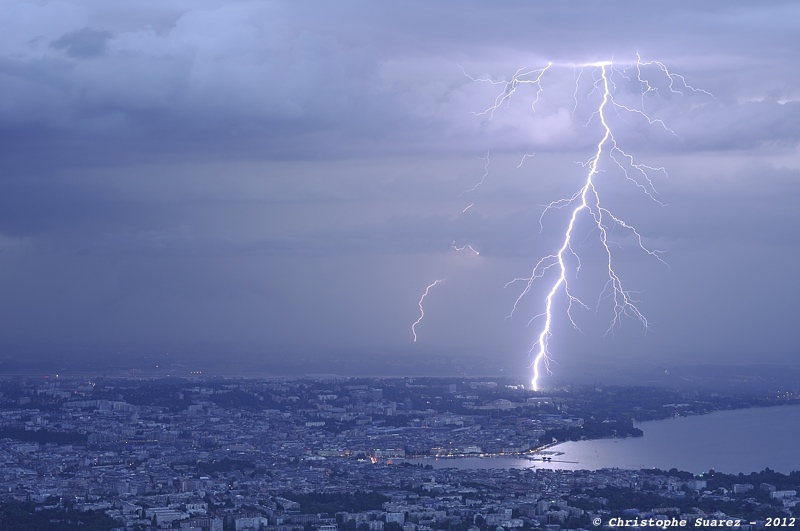 Foudre, orage diurne sur Genève