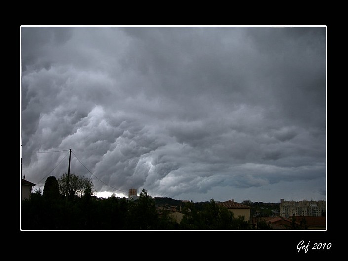 Photo Est Bouches du Rhône orage du 30/03/10